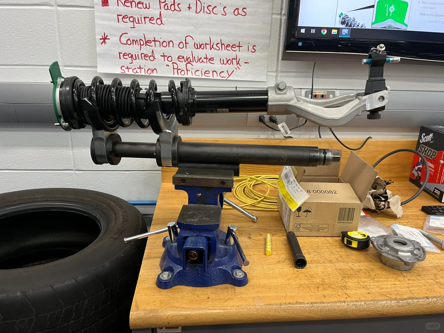 专用工具拆弹簧一点都不慌