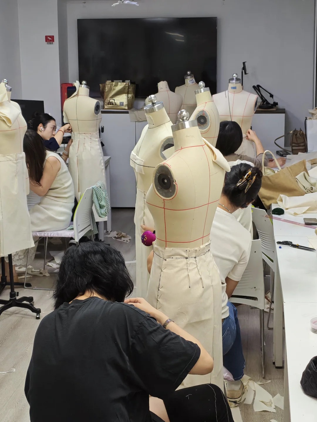 上海在哪学立体剪裁,模特人台,ET打版培训