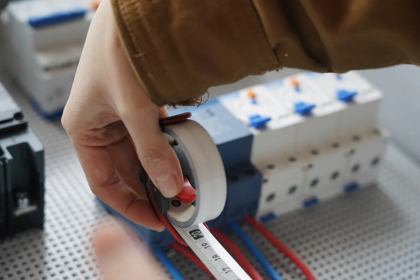 一不小心买到很好看的断路器