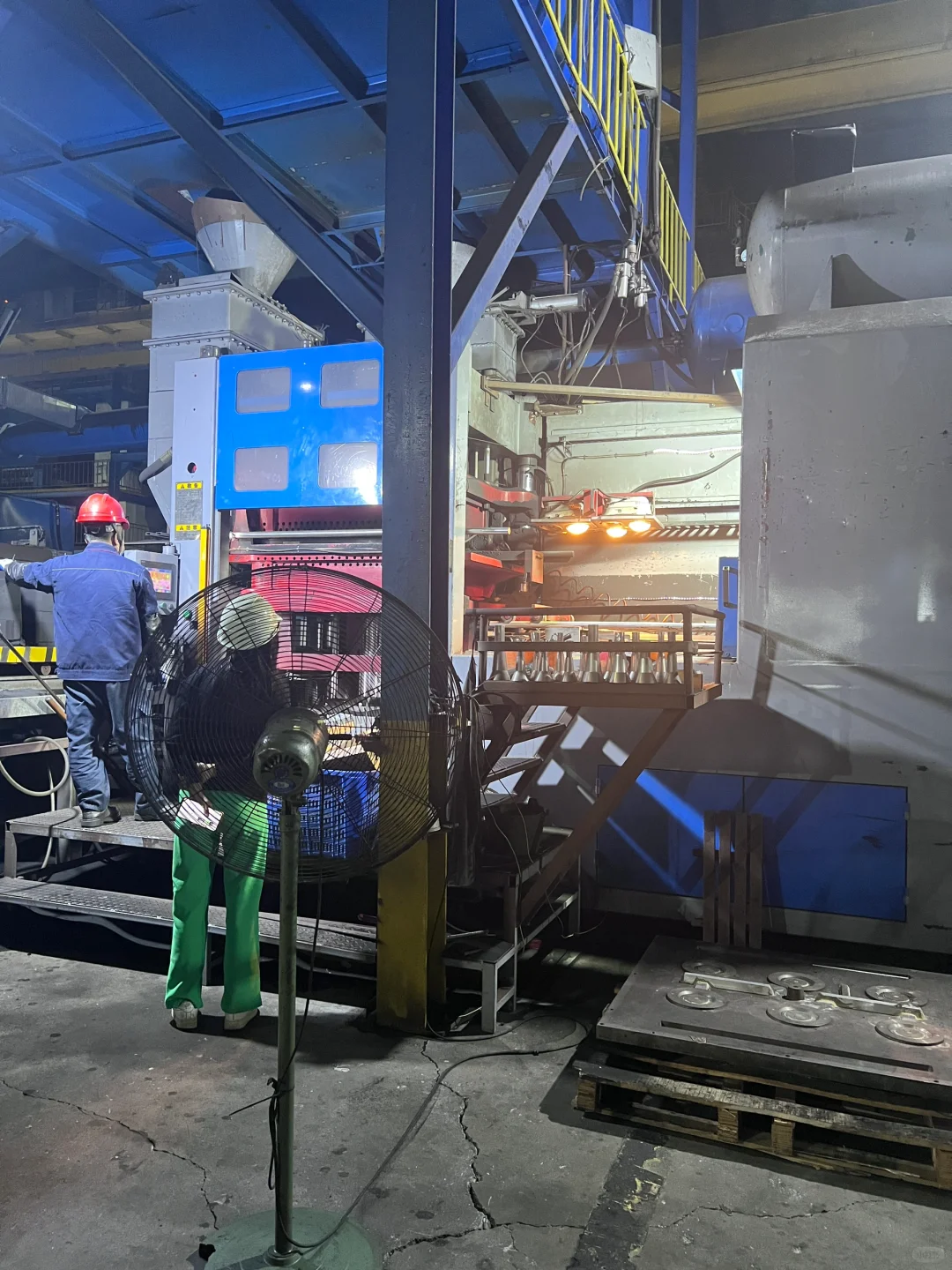 00年机械厂二代回家做事的18天