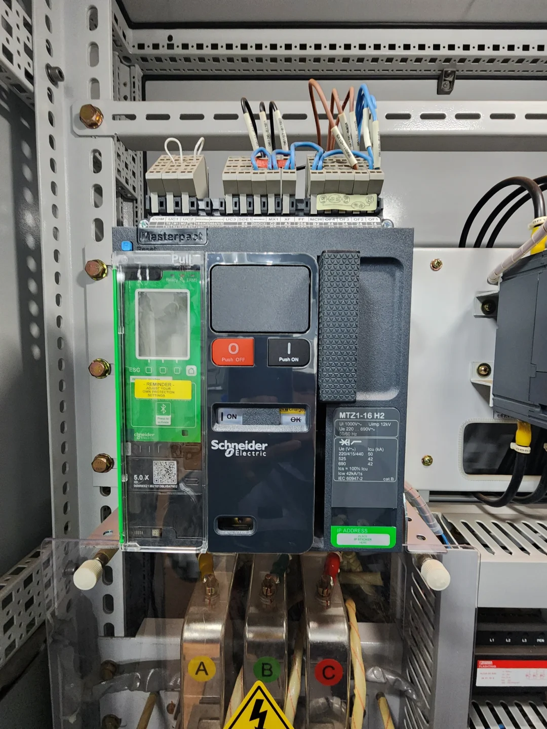 低压框架断路器维护的重要性