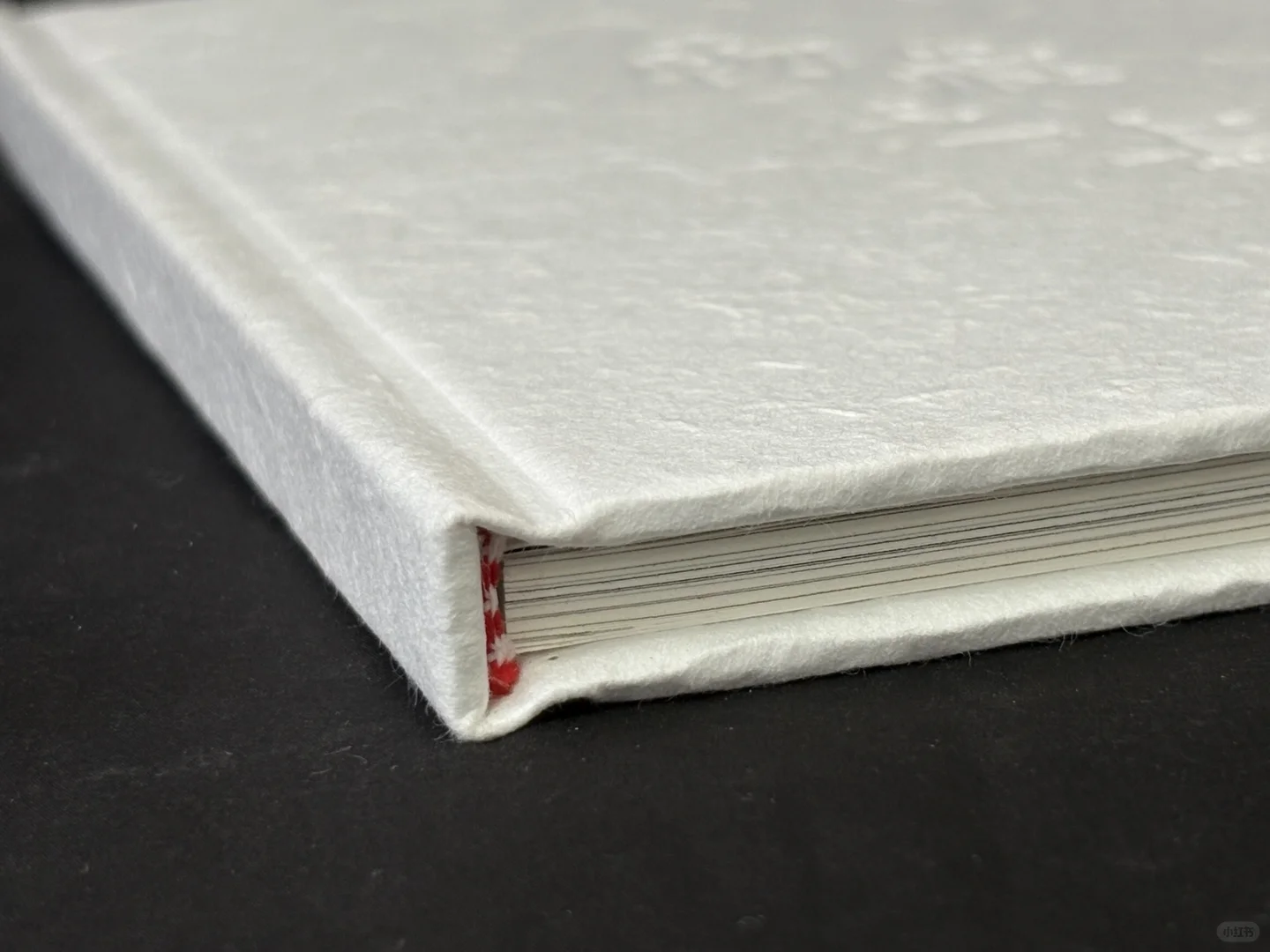 这本书籍封面太有质感啦！