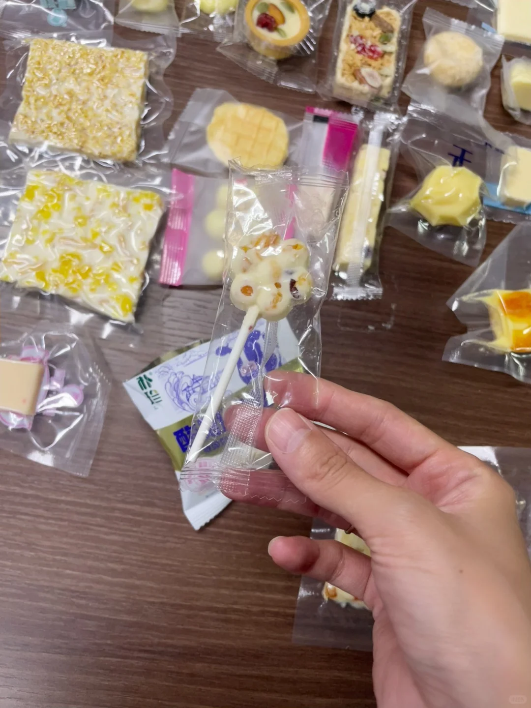 19.8五六十种内蒙奶制品可自选，都放不下了