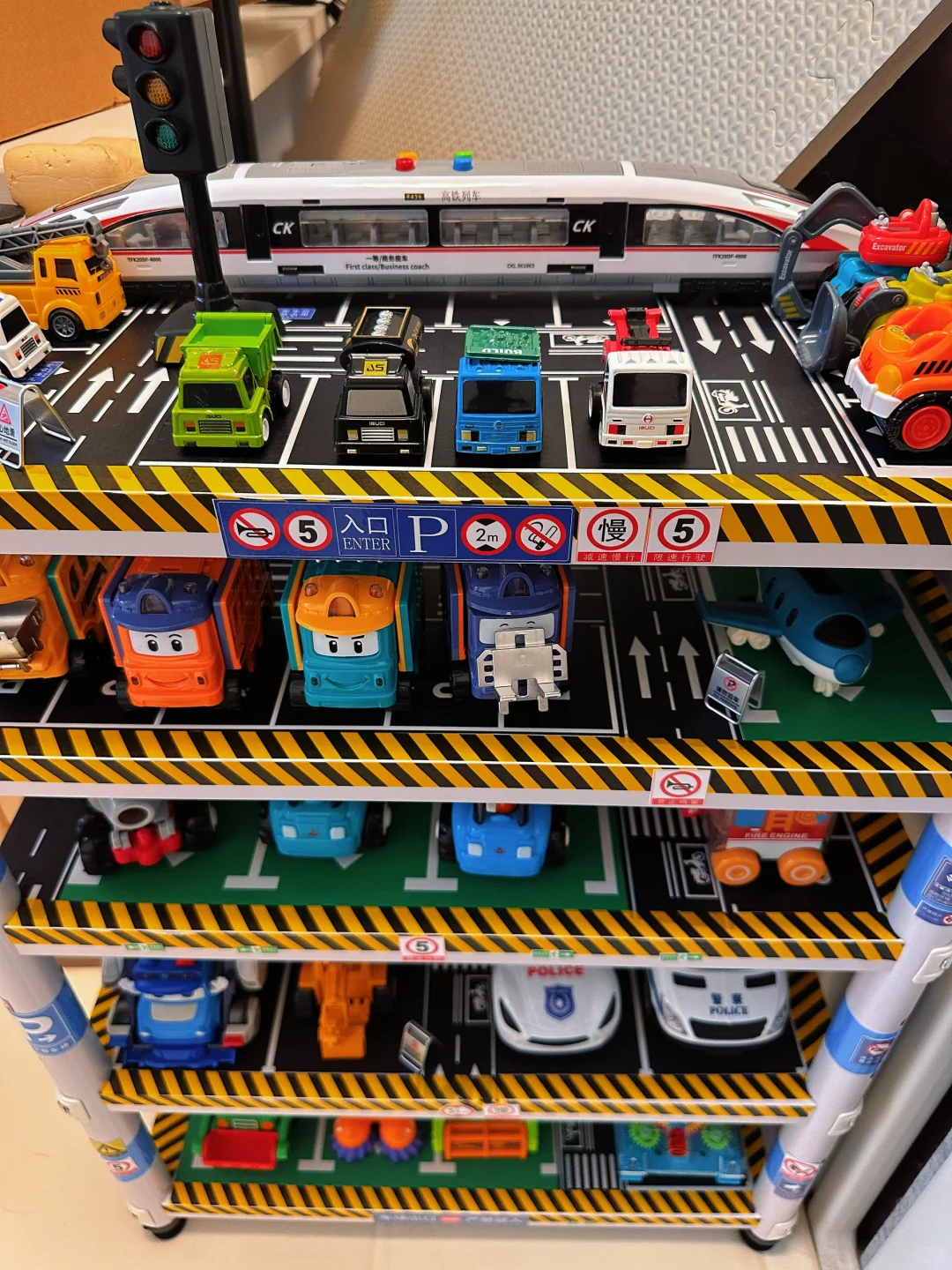 不需要很多钱?，但一定需要很多车车???