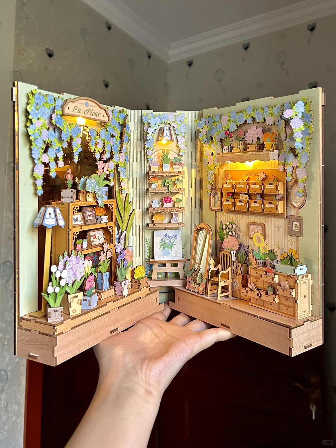 好治愈！书立打开后竟然出现了绝美花店?