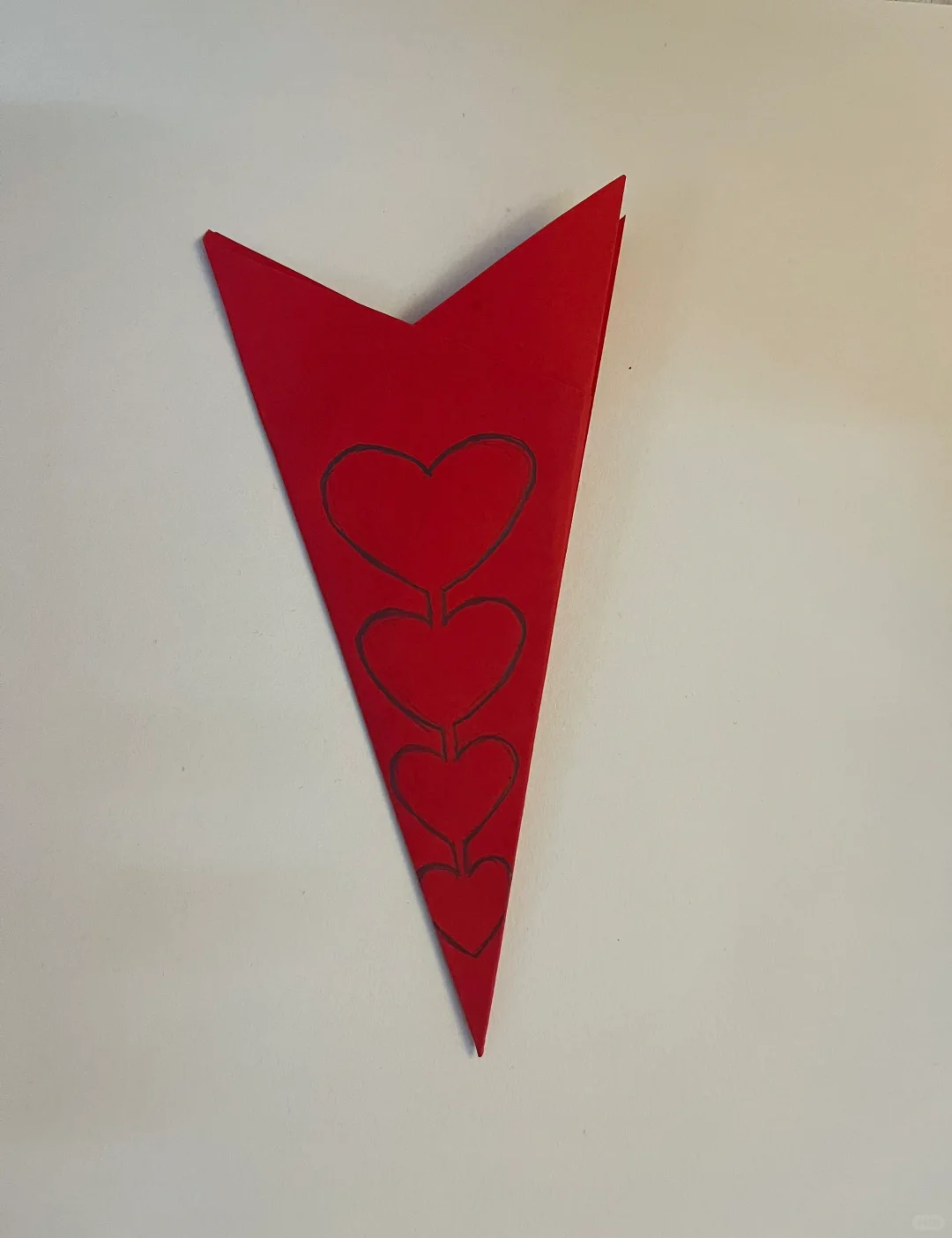 爱心发射窗花剪纸，超简单