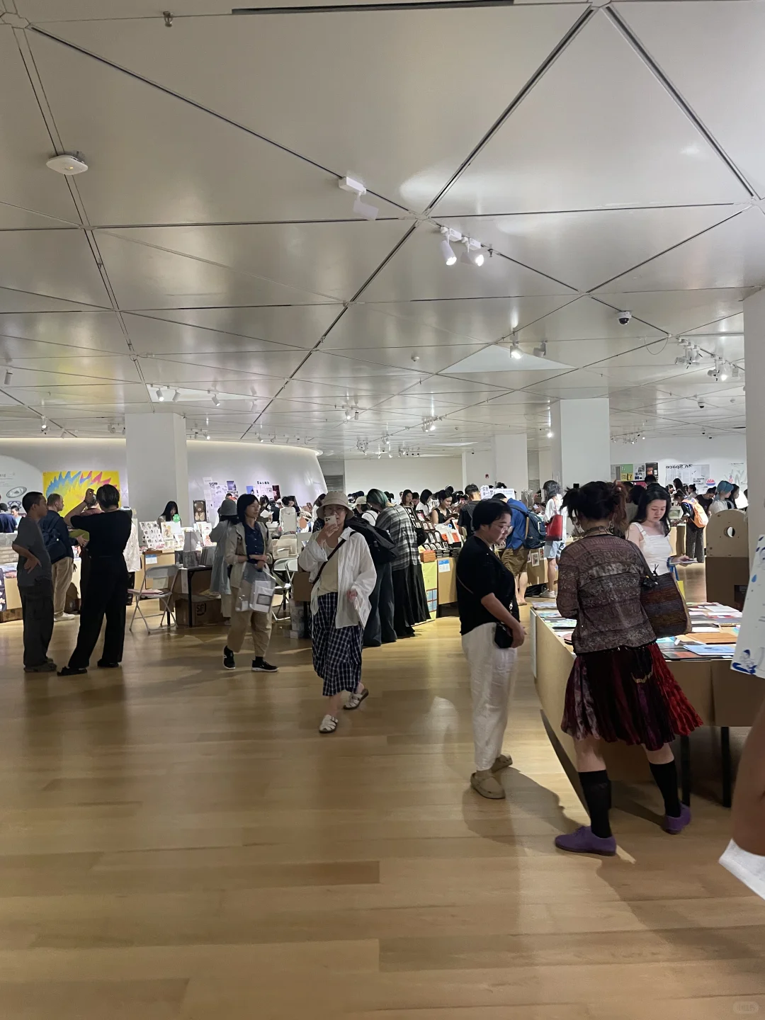 好神奇，在unfold看到立体水滴书