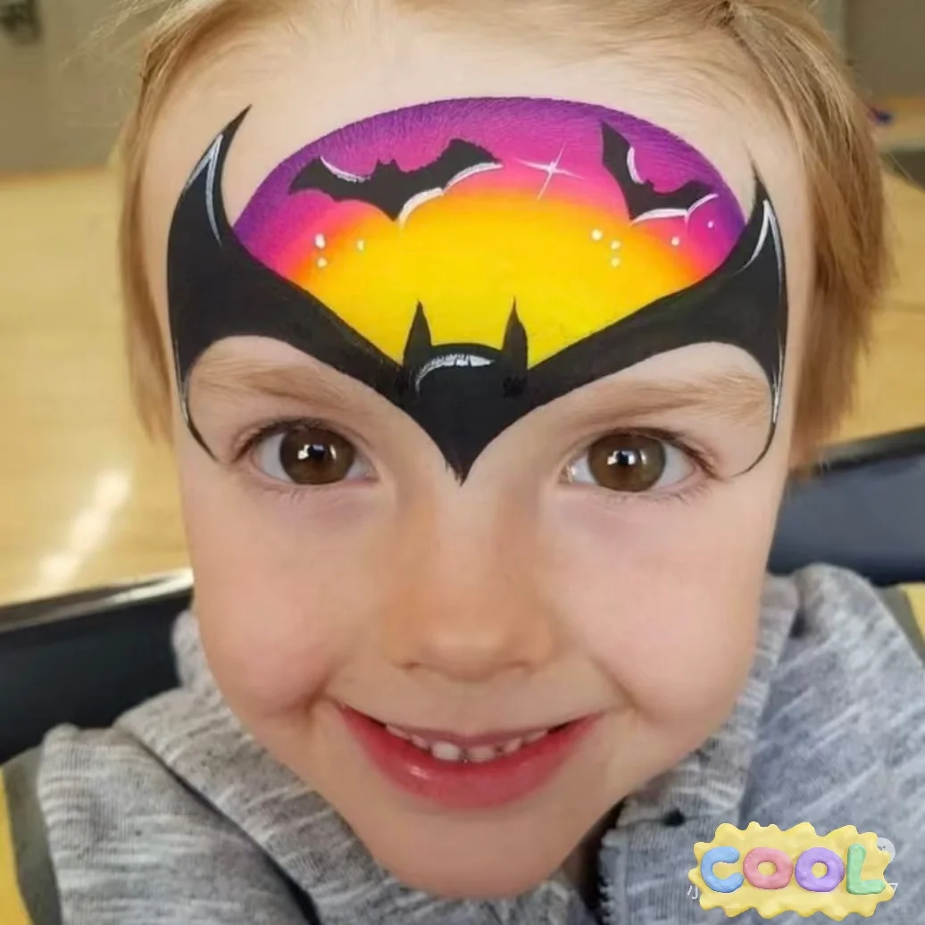 男童面部彩绘图案