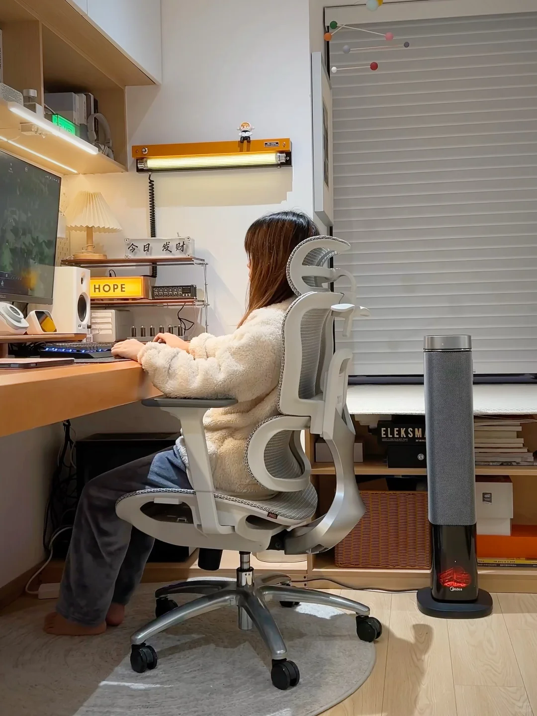 小书红抄作业成功 自装出了理想的书房！