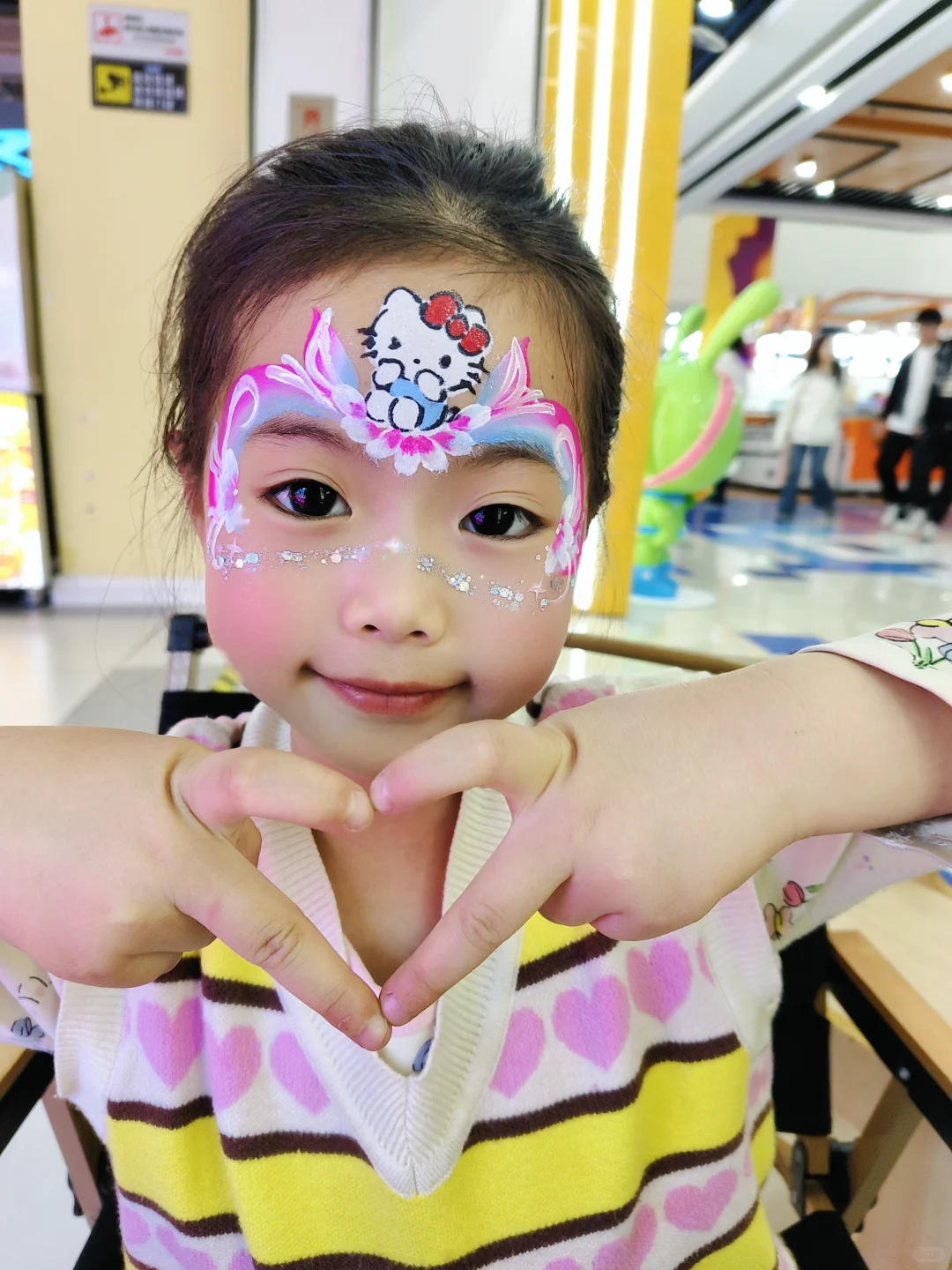 夏天彩绘流汗花妆，防水颜料用起来