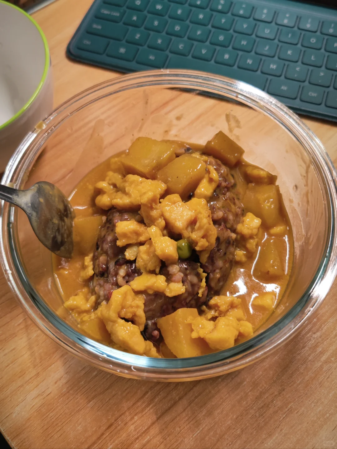 独居省钱预制菜尝试_咖喱鸡丁、梅菜扣肉