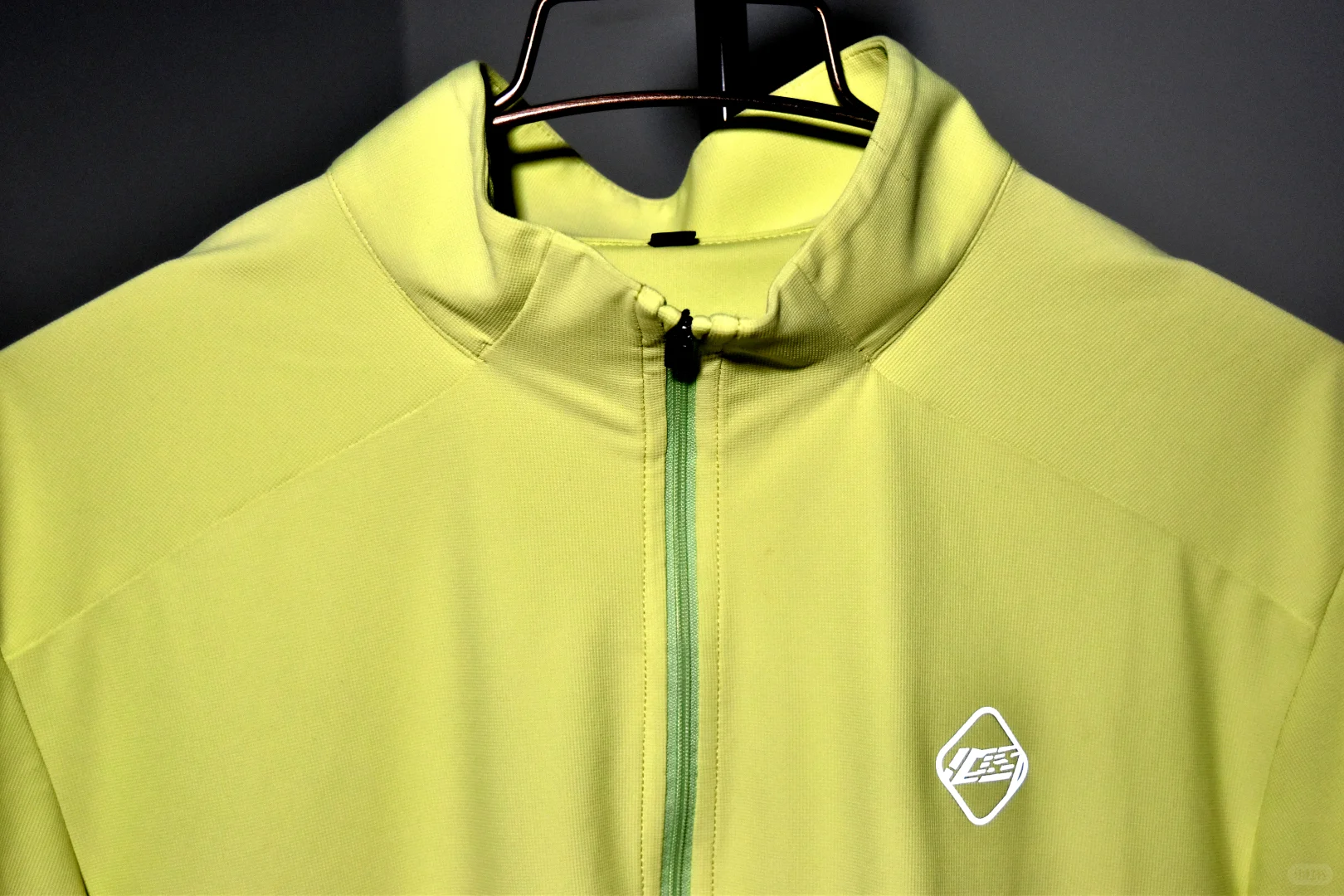 立体织造,经编工艺不易脱散卷边