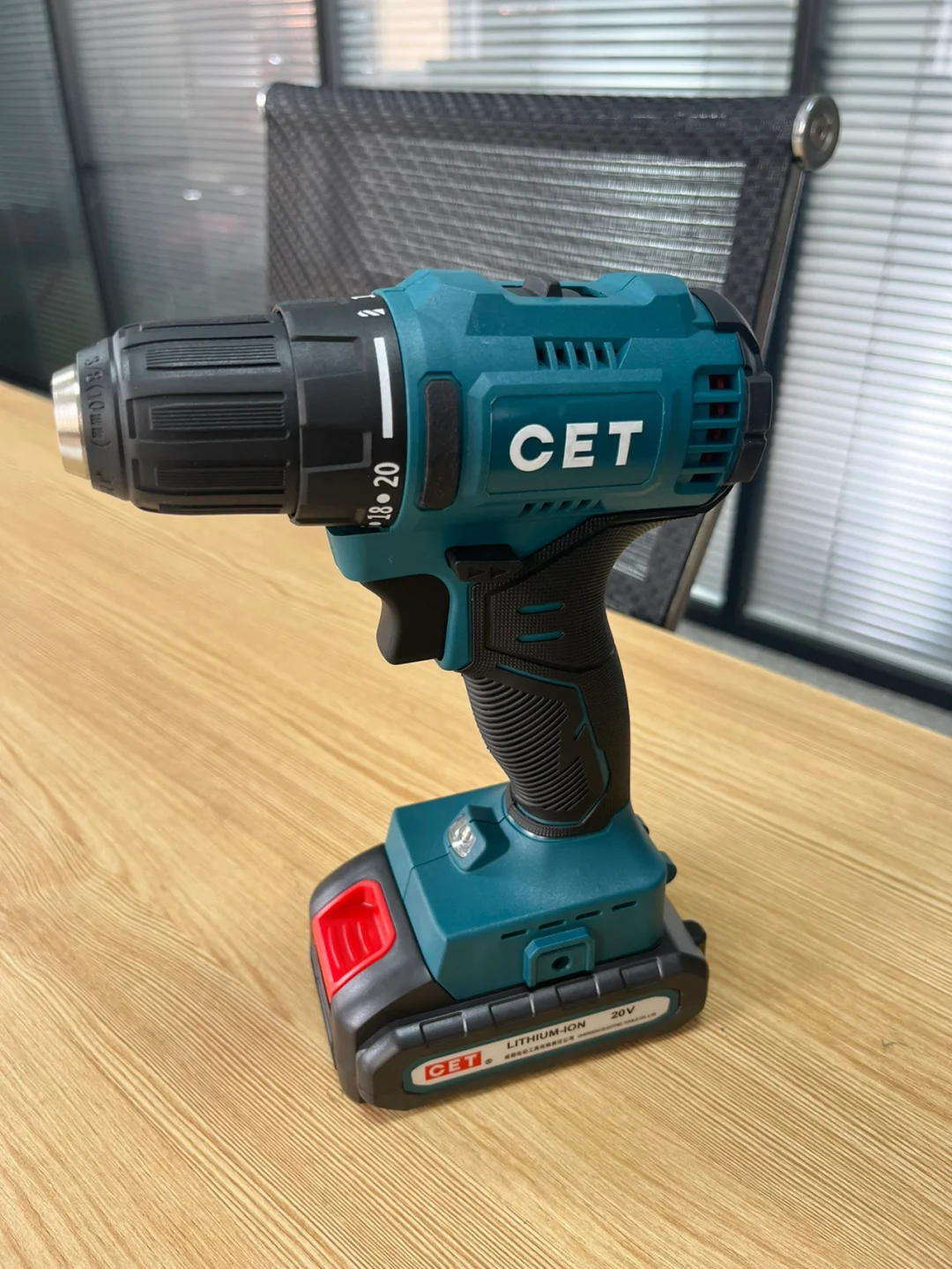 分享锂电钻如何使用基础扫盲