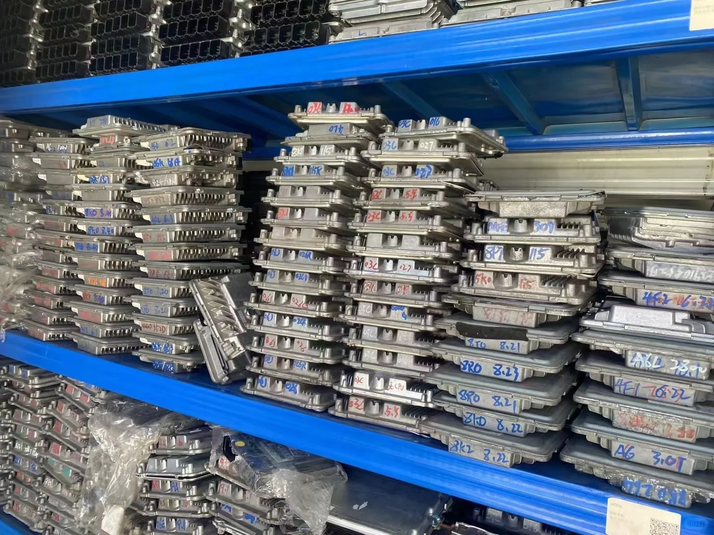 奔驰S400混动发动机电脑板