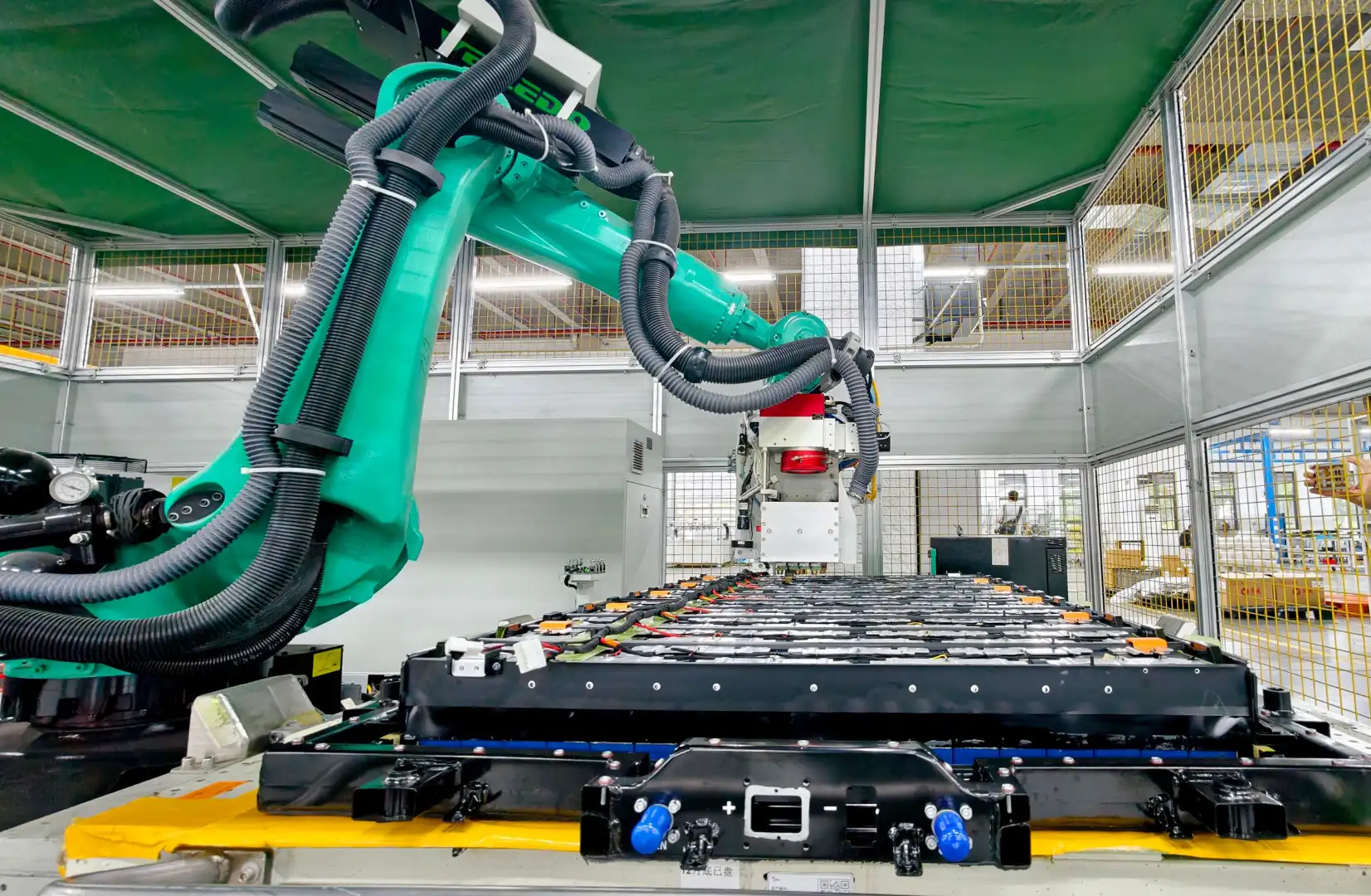 新能源汽车电池 助力“双碳”目标