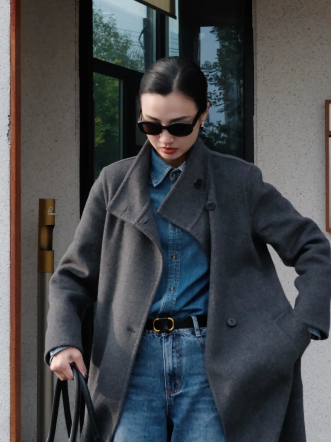 长期主义 秋冬衣橱里不可缺少的灰色大衣