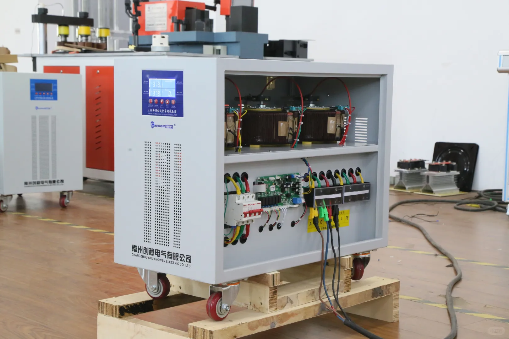 30kw三相工业稳压器的作用