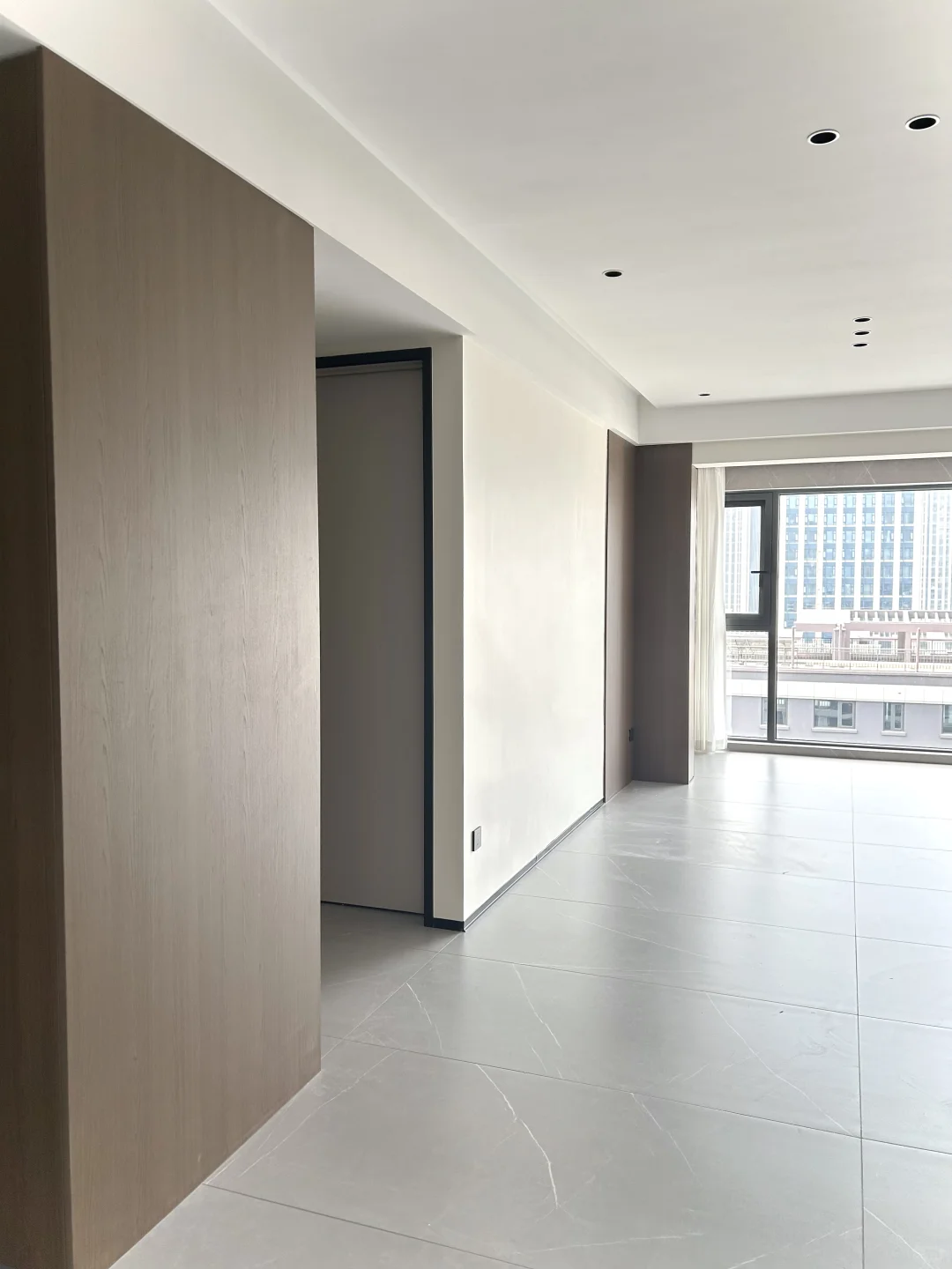 硬装结束，软装未进场前的样子！