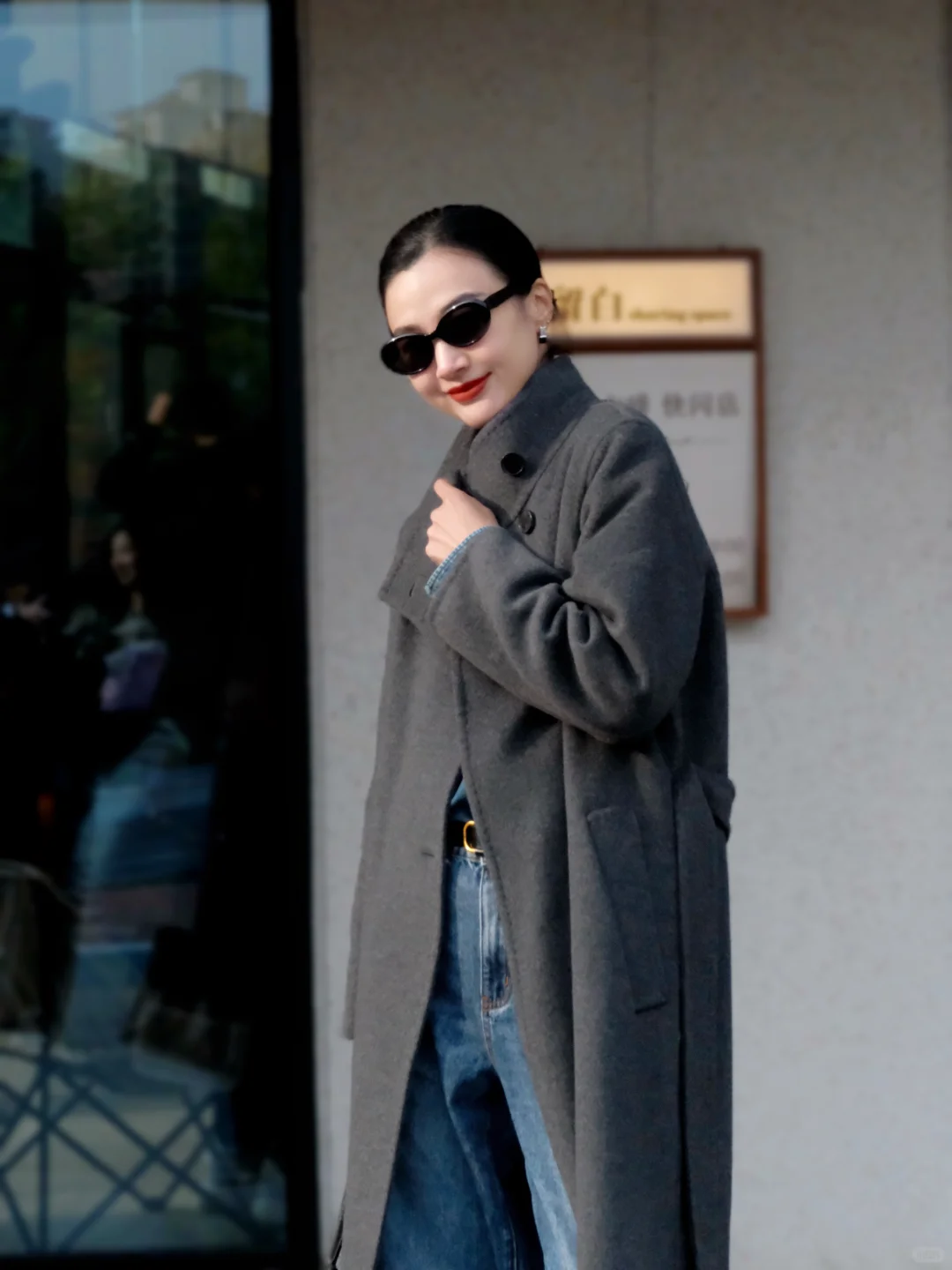 长期主义 秋冬衣橱里不可缺少的灰色大衣