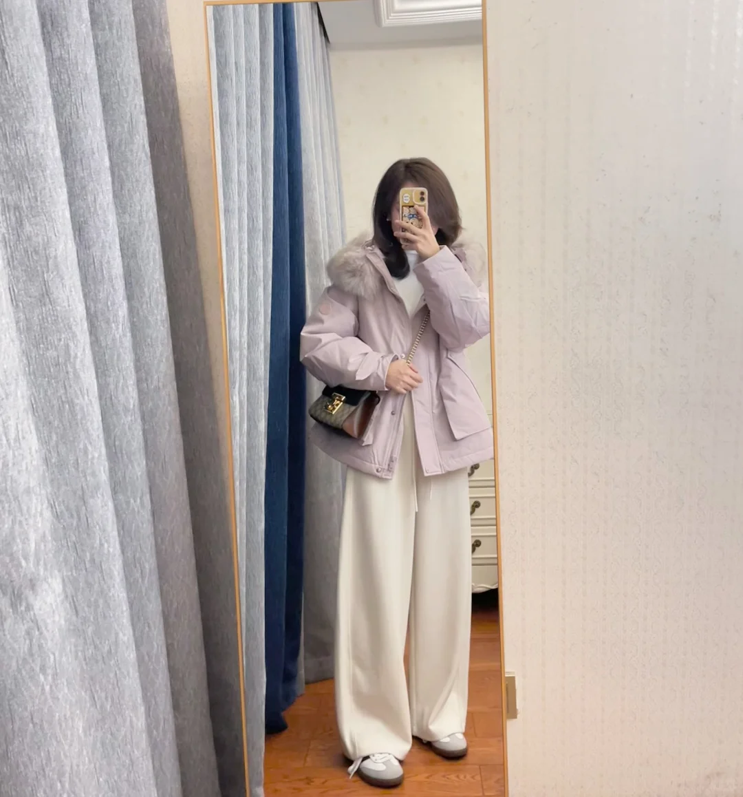 冬日低饱和度羽绒服穿搭