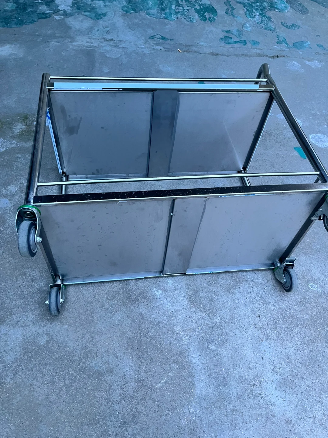 00后年轻小伙自己创业制作不锈钢