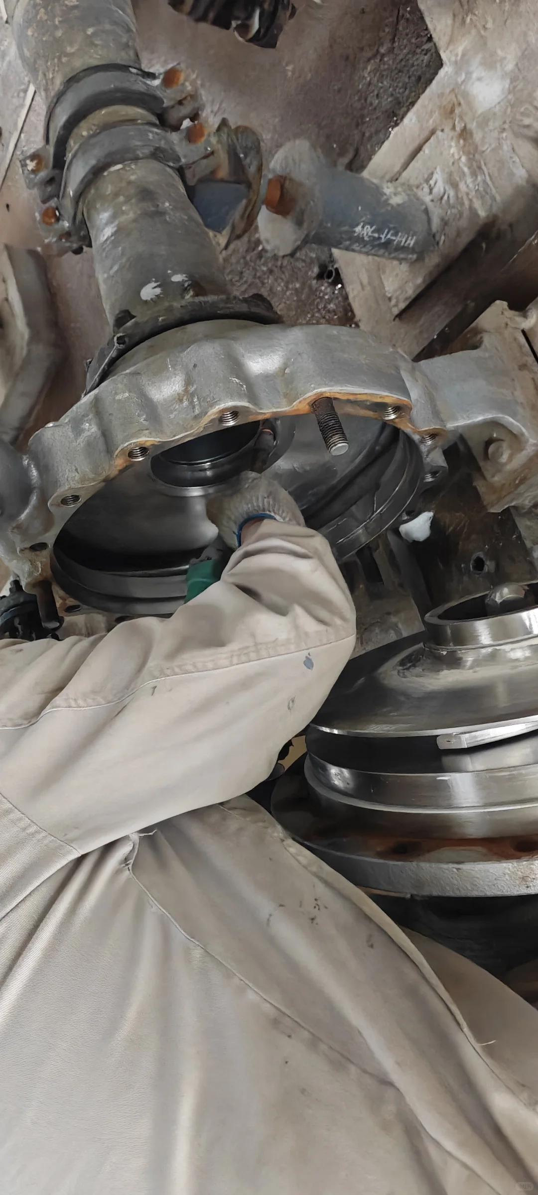 化工厂设备机务维修工、大专机械专业