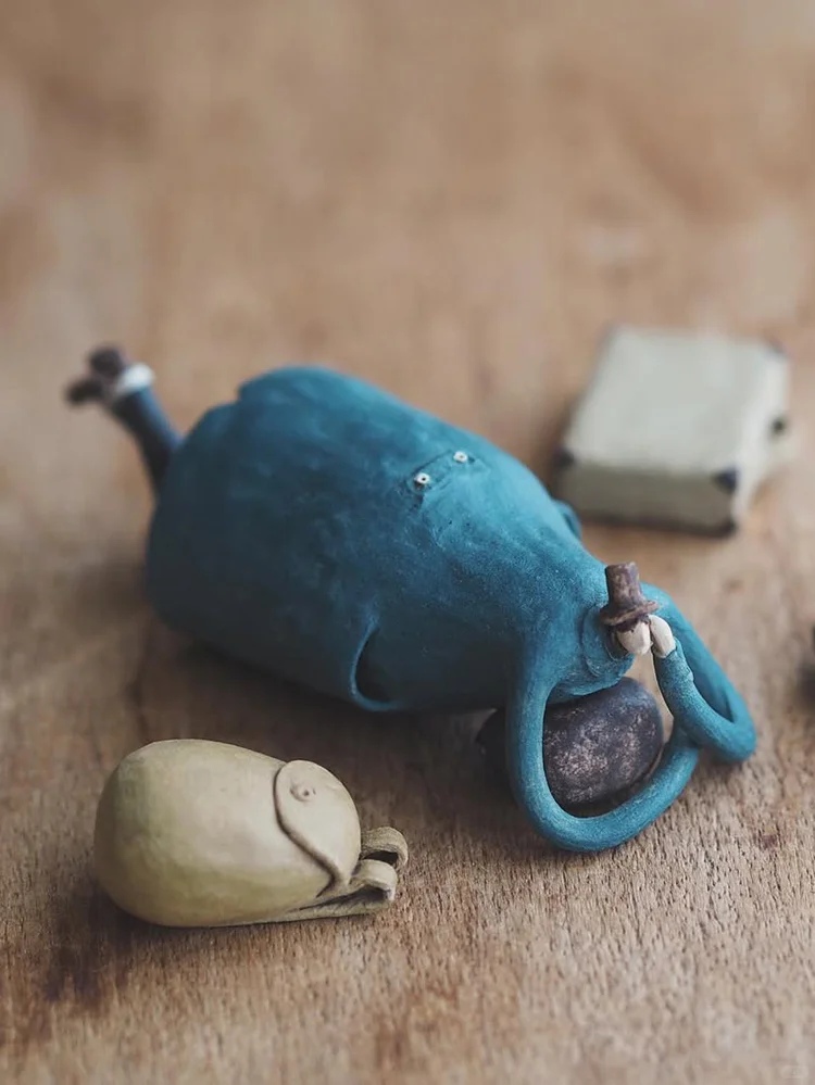 她的陶艺小人，被称为“可触摸的时光胶囊”