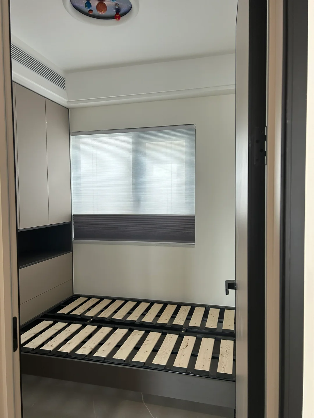 硬装结束，软装未进场前的样子！