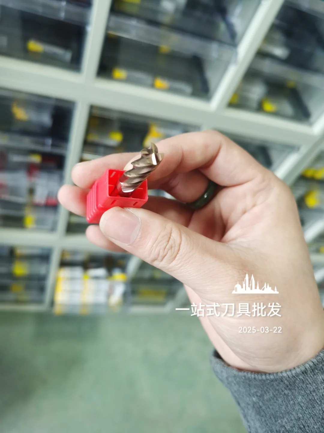 今年可太难了，五金人！