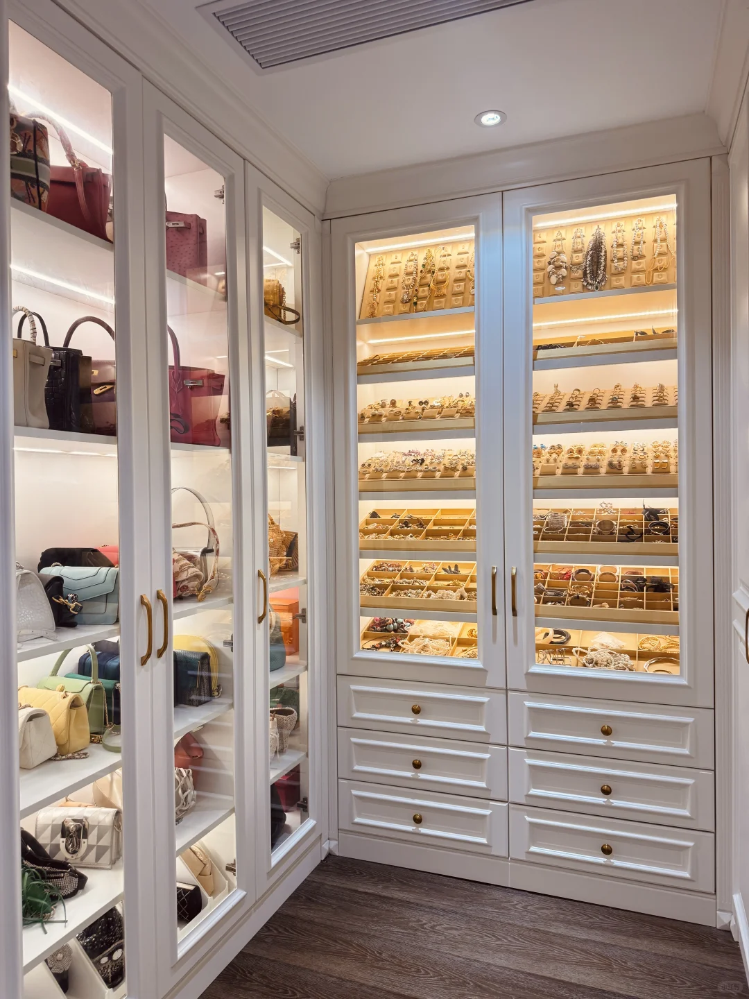 Live图，真的很爱衣帽间的这一角