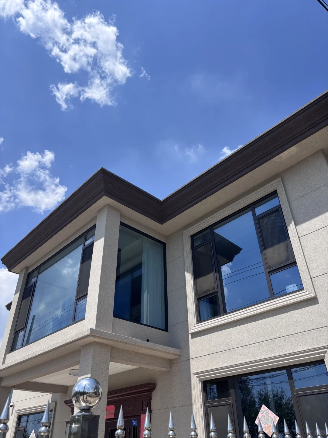 中透LOW-E玻璃落地效果，猜猜玻璃值多少钱？