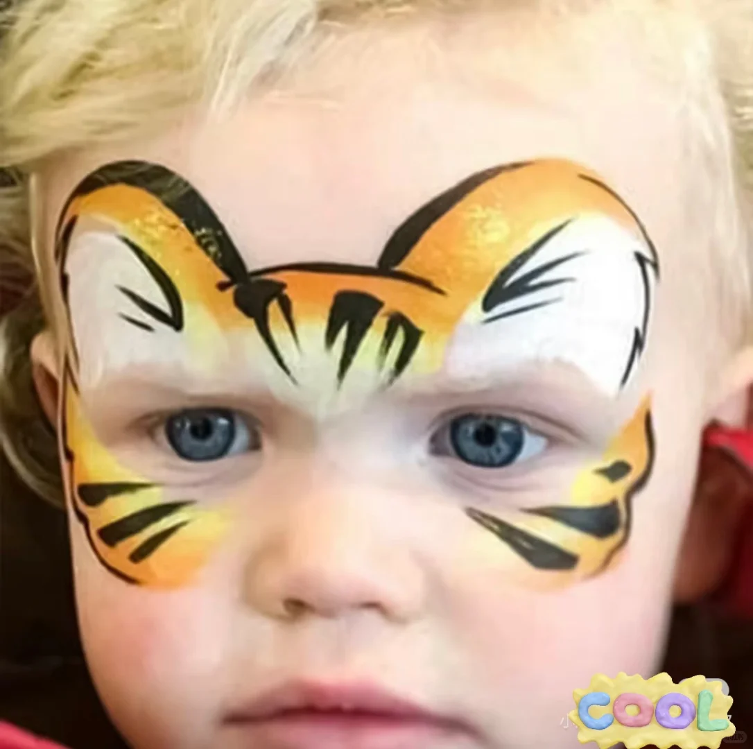 男童面部彩绘图案