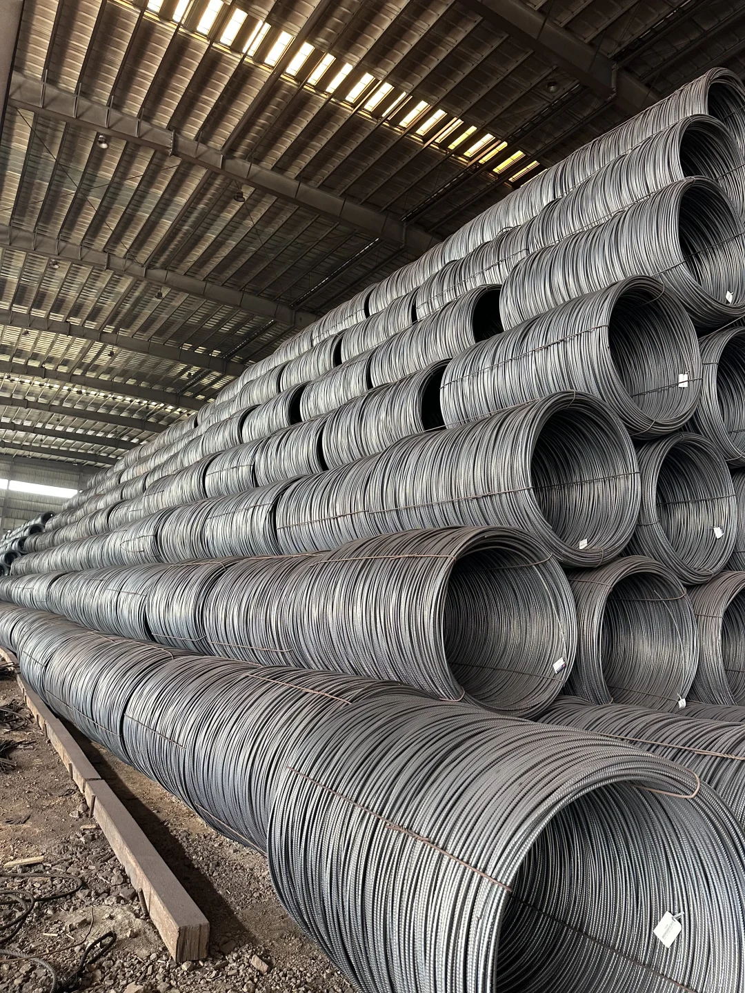 又是卖螺纹钢，盘螺的一天