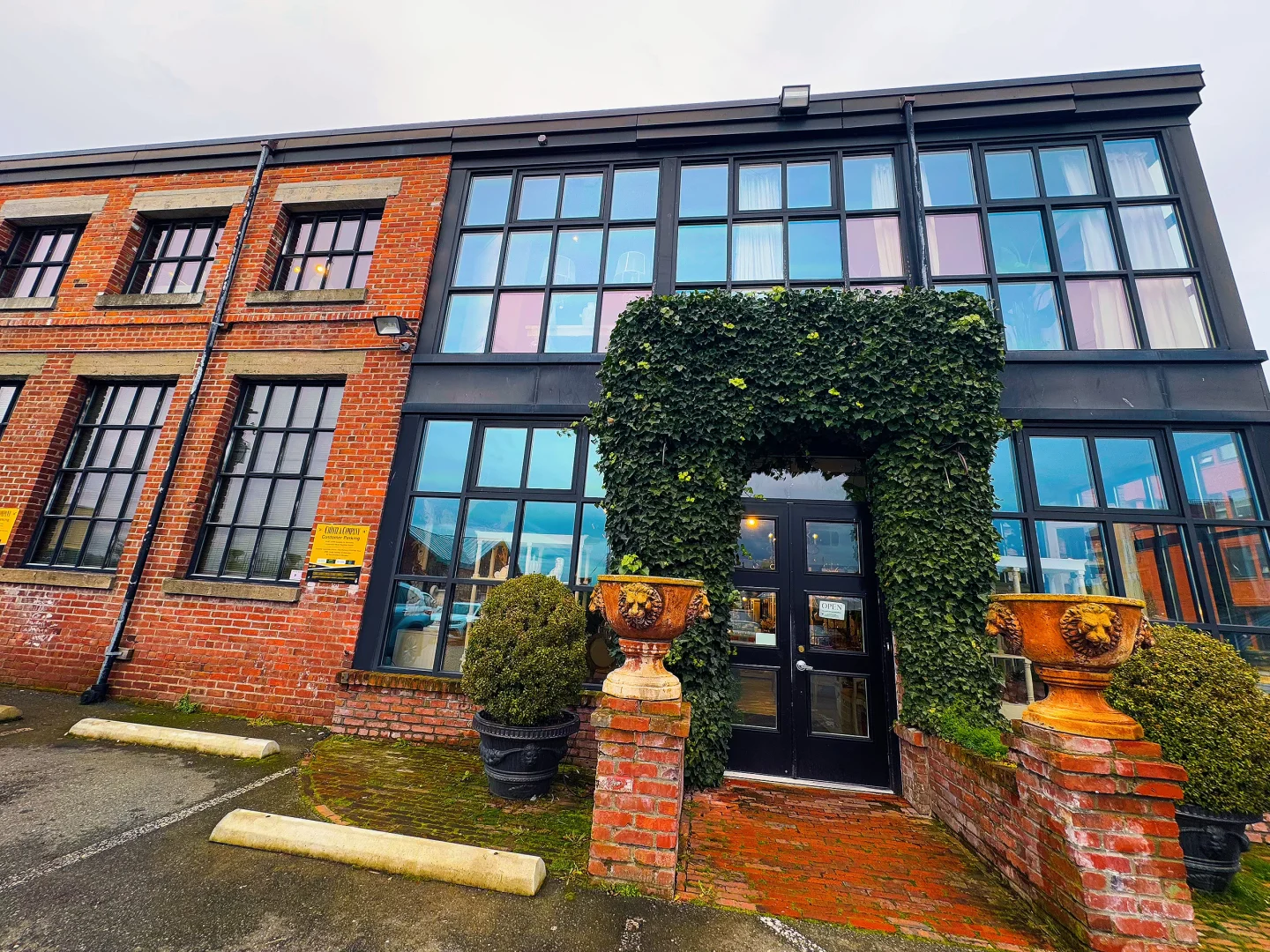 唐人街边,居然藏着这么大一个家居空间?