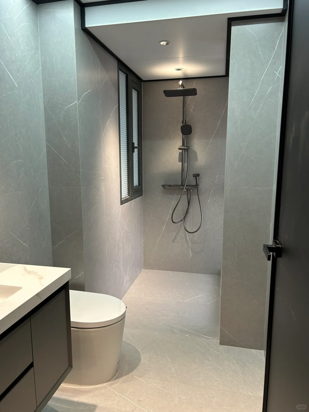 硬装结束，软装未进场前的样子！