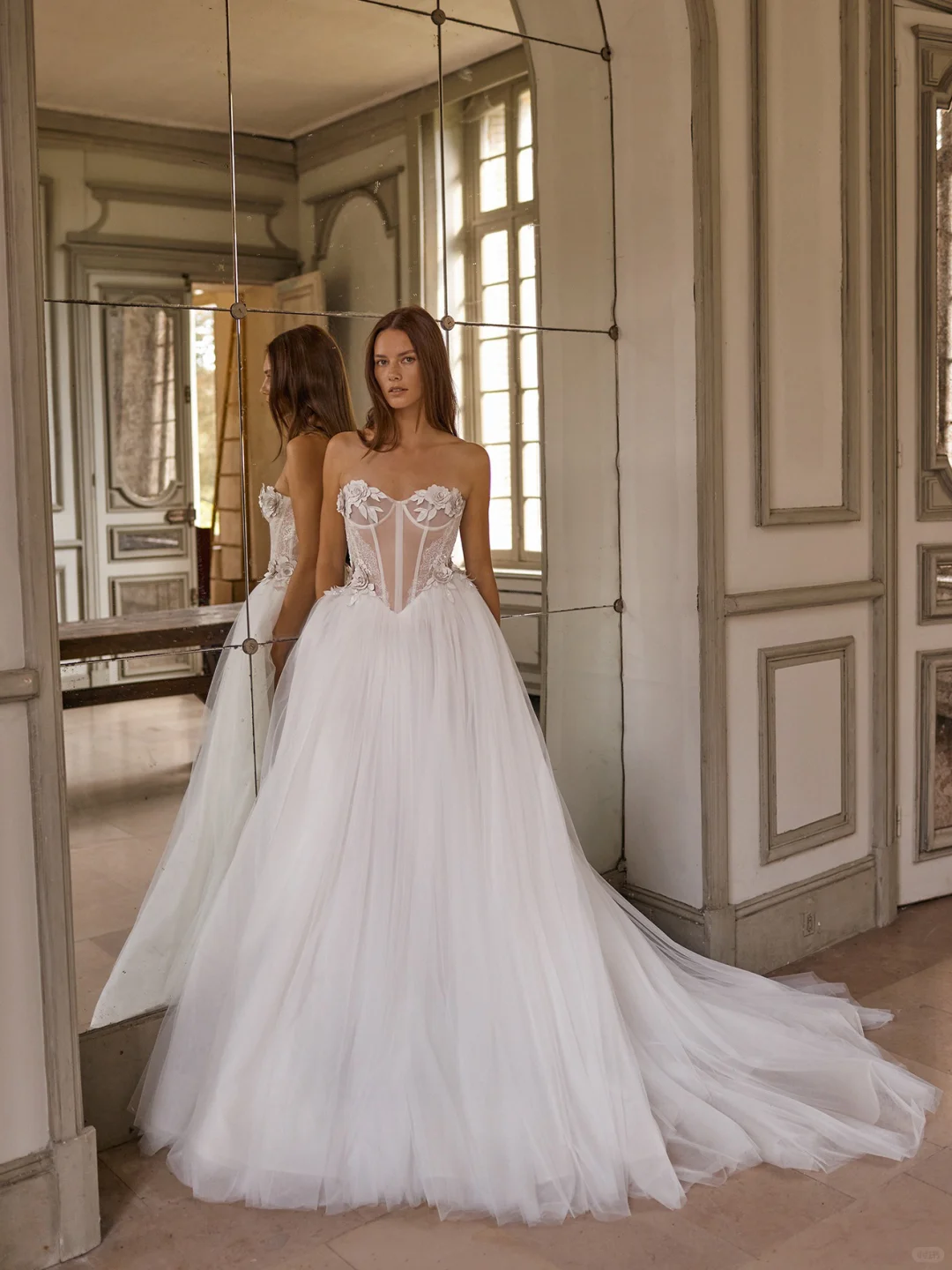 2025早秋纽约女装婚纱A字型婚纱Eisen Stein