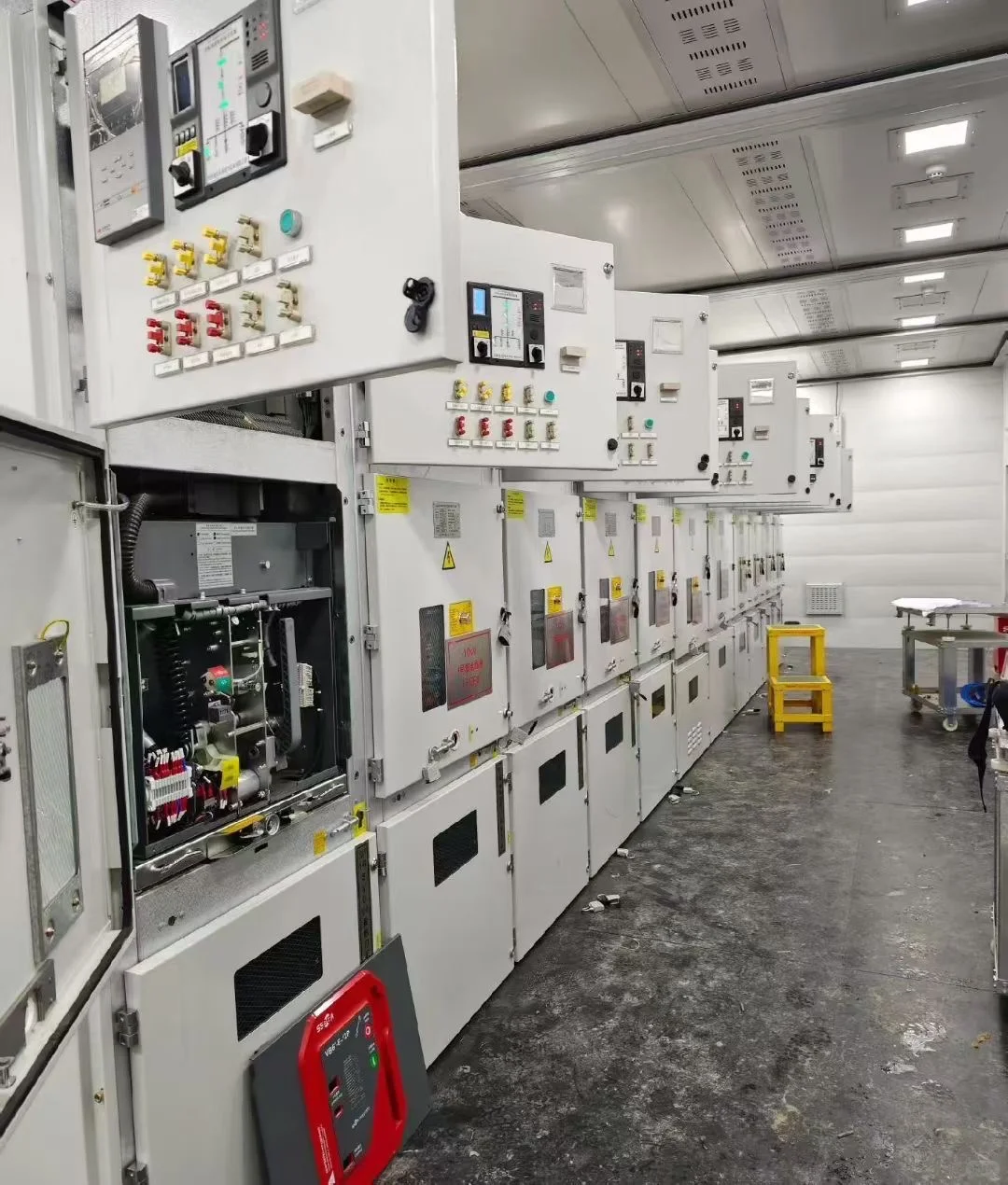 排查电气隐患，一步也不能放过