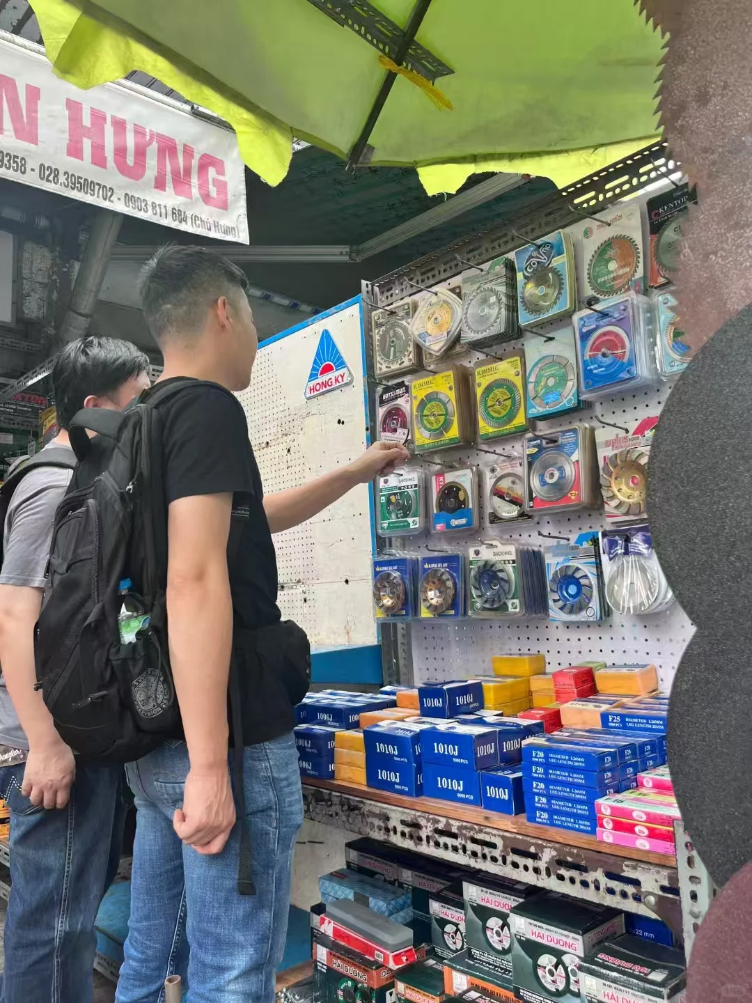 胡志明最大的五金市场