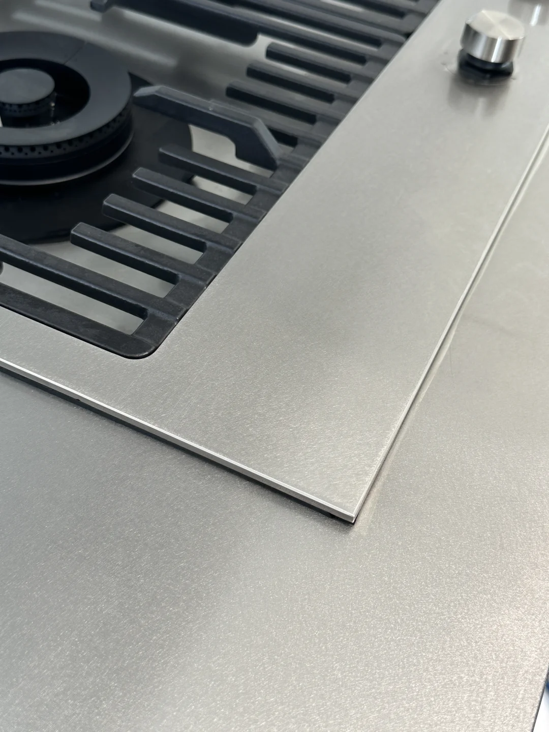 听劝！不锈钢台面一定要选乱纹质感的…