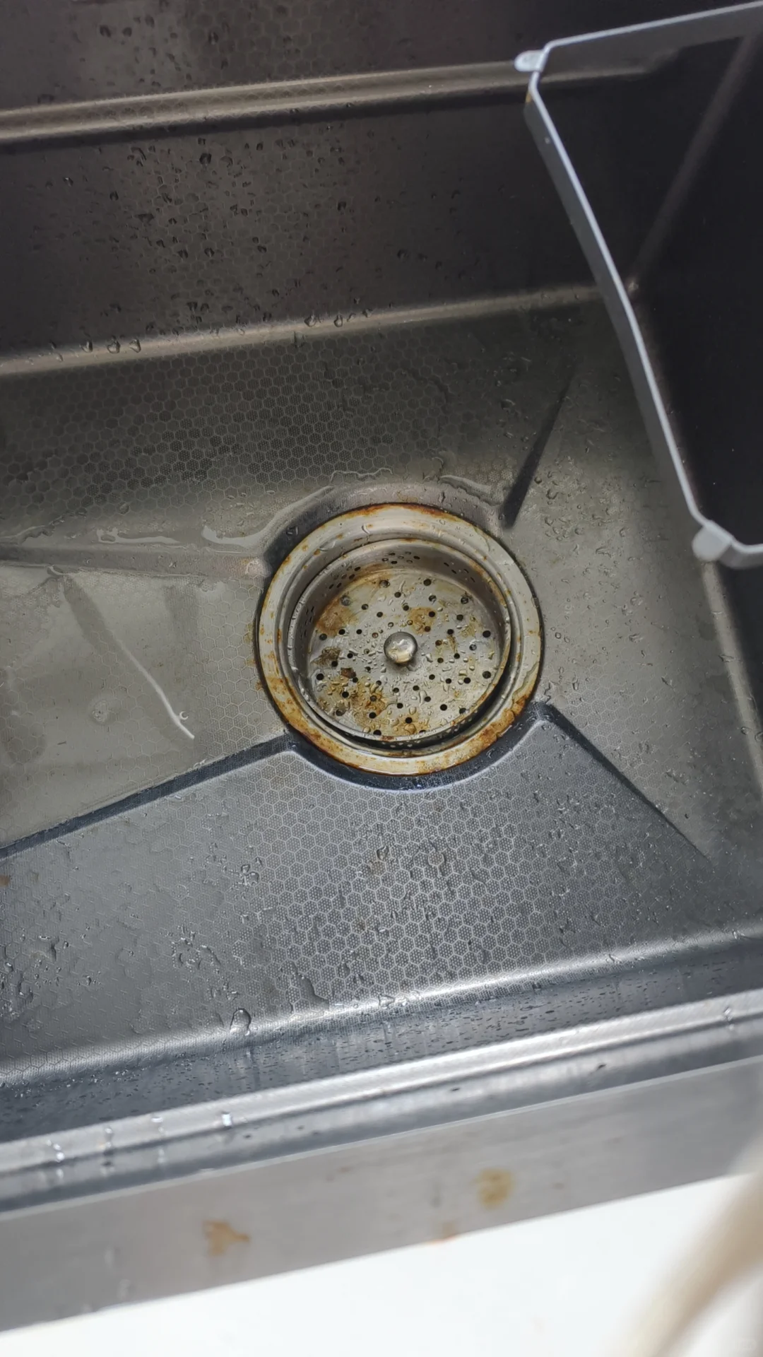 我被骗了吗，这水槽是生锈的吗