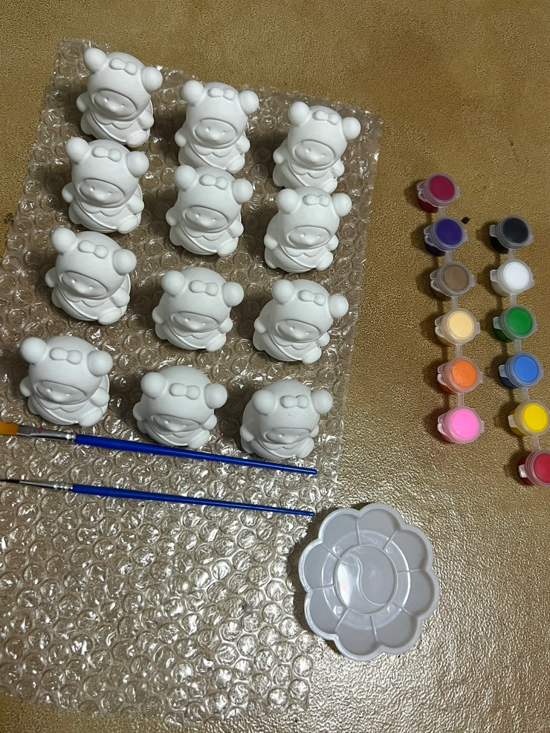 陶瓷娃娃涂起来