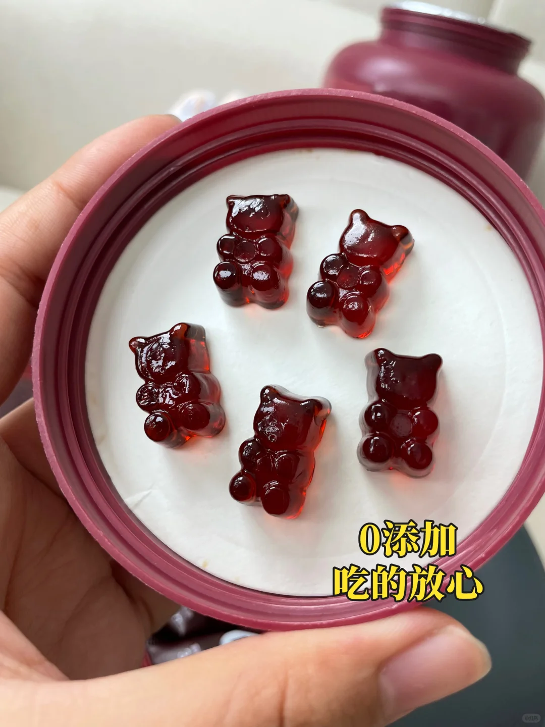 由于长期吃富铁软糖……