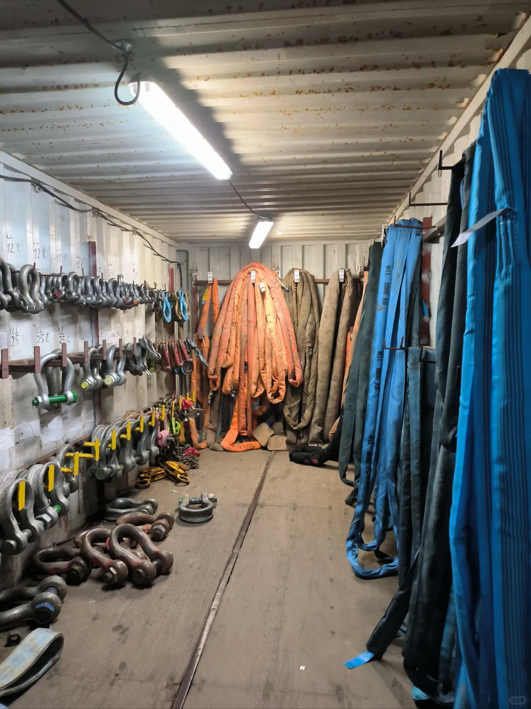 德国人的工具房还是挺整洁的