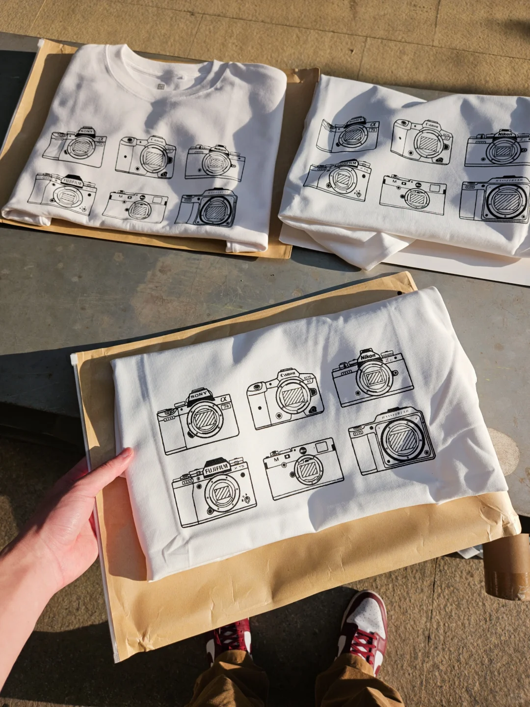 用丝网印刷了一些独一无二的短袖?