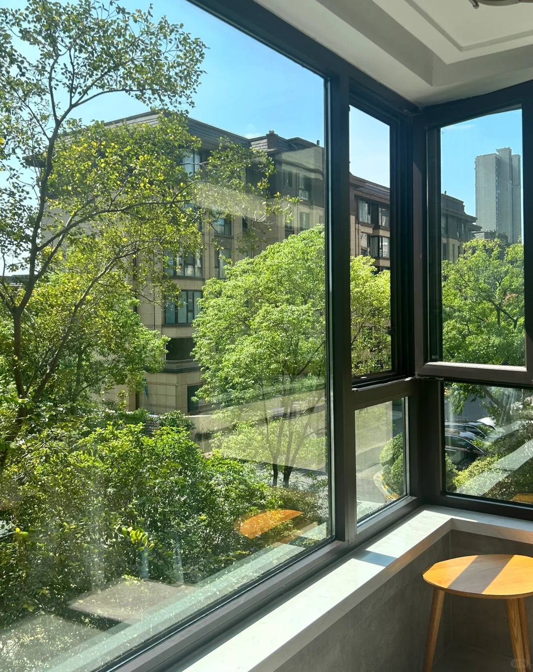 又到了擦窗户的时候