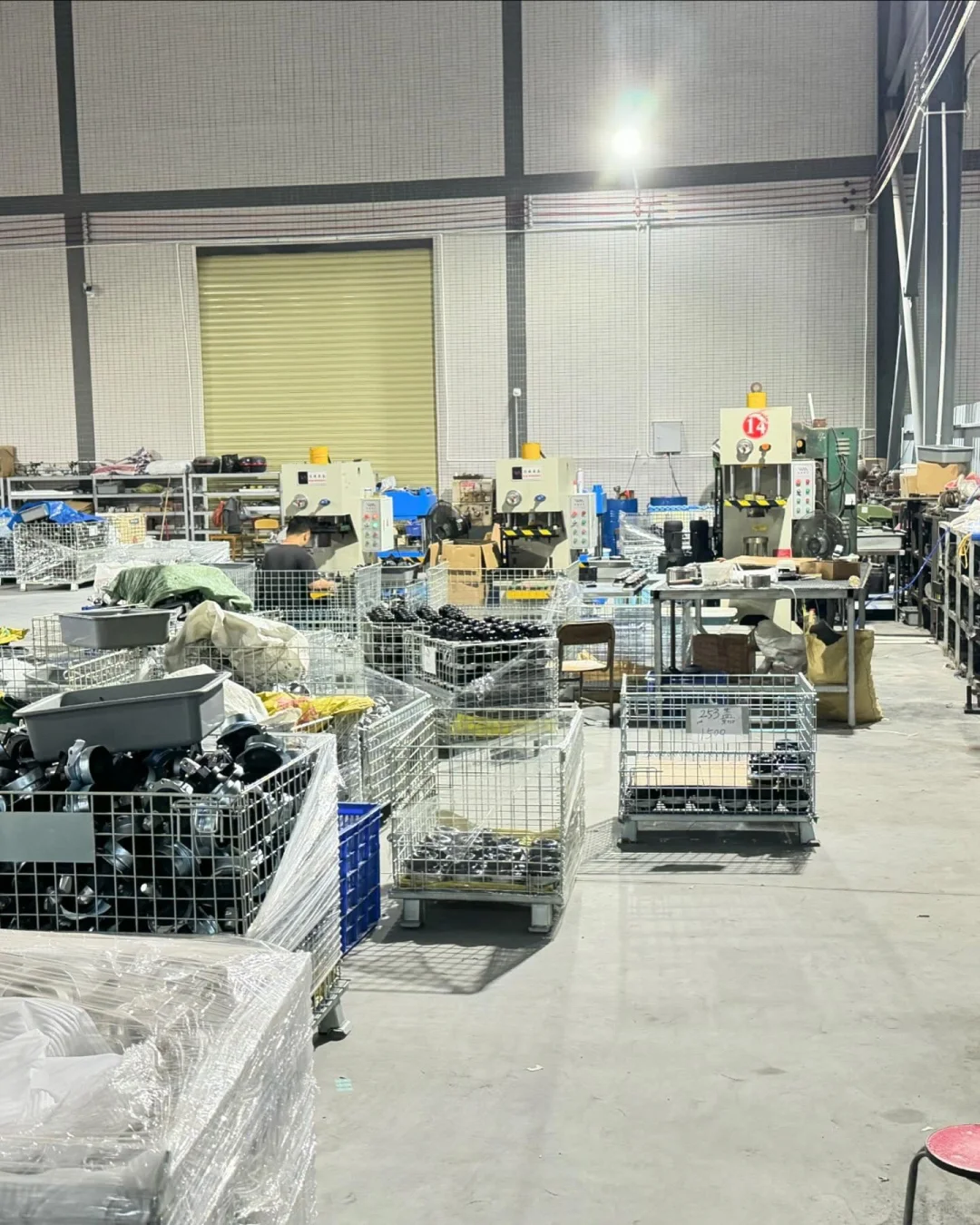 奔驰宝马机脚胶发动机支架工厂供应商