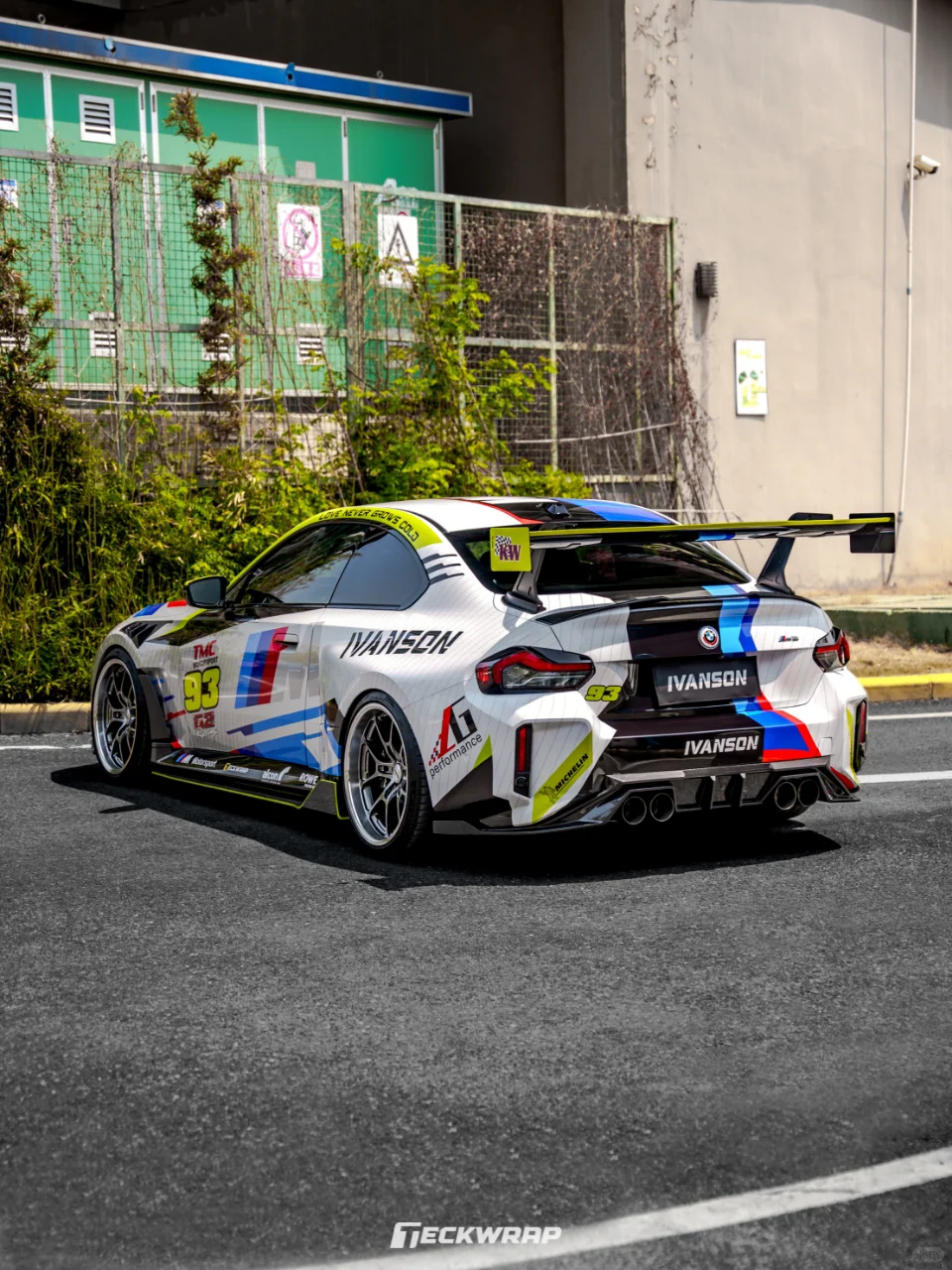 路上比它帅的大玩具应该不多吧