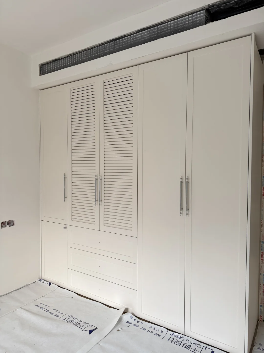 啊啊啊一大早就被我家卧室衣柜美到了