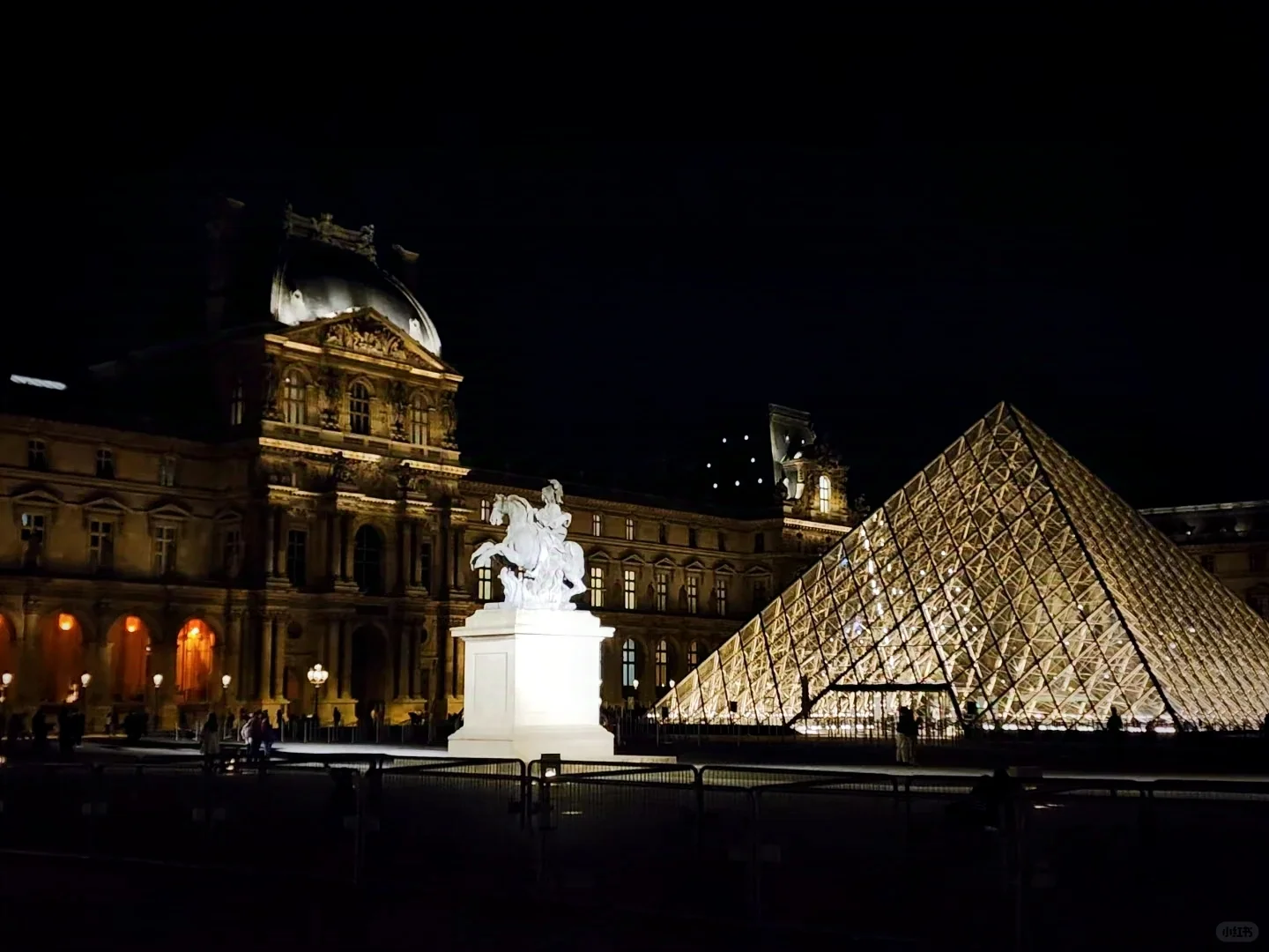 贝聿铭|卢浮宫金字塔｜争议下的旷世杰作