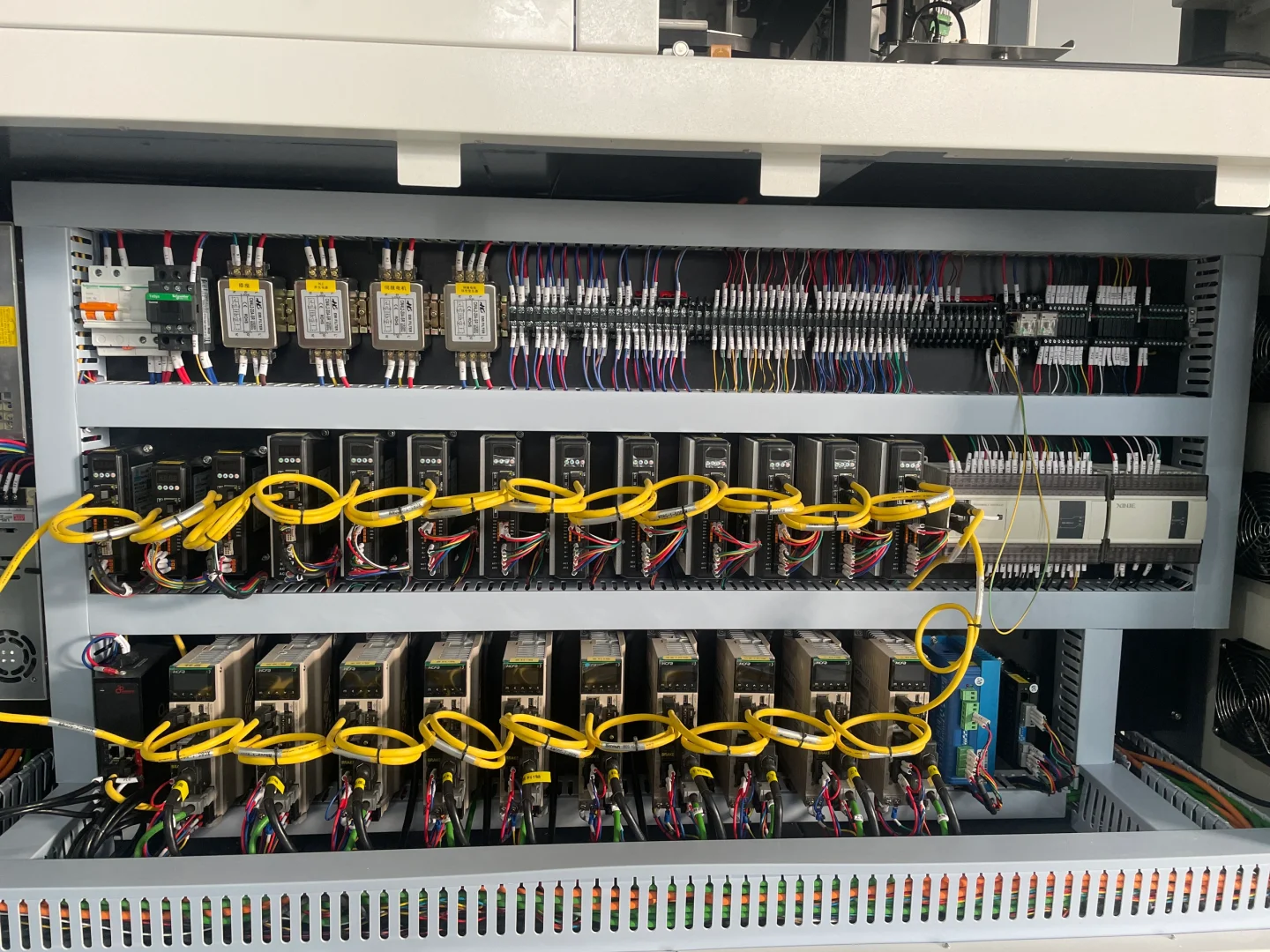 自动化外协承包商。